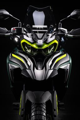 Benelli TRK 702X