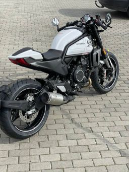 CFMOTO 700CL-X SPORT