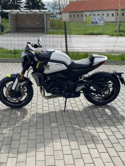 CFMOTO 700CL-X SPORT