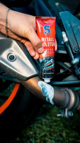 S100 leštěnka na chrom, hliník a kovové povrchy - Metallpolitur 100 ml
