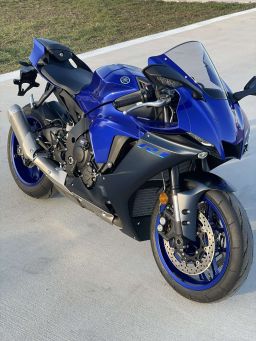 Yamaha R1