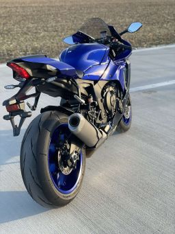 Yamaha R1