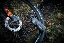 OSRAM TYREinflate 2000 kompaktní dobíjecí kompresor