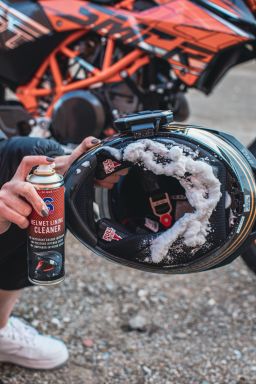 100 čistič a dezinfekcia interiéru prilby - Helmet Interior Cleaner 300 ml