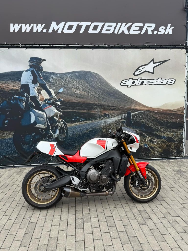 YAMAHA XSR 900