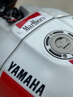 YAMAHA XSR 900