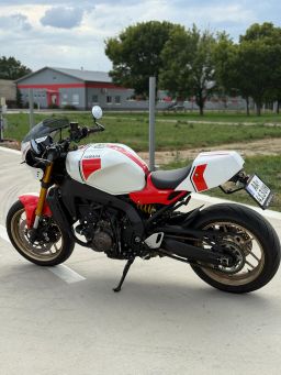 YAMAHA XSR 900