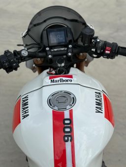 YAMAHA XSR 900