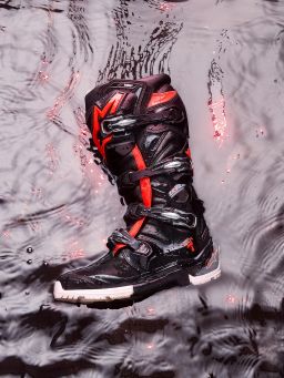 Boty TECH 7 ENDURO DRYSTAR, ALPINESTARS (černá/červená fluo/bílá) 2026