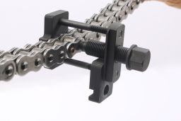 Nástroj pre rýchle snýtování reťazu BIKESERVICE