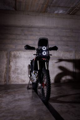 AJP PR7 650 ADVENTURE BLACK