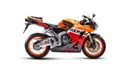 Homologovaná výfuková koncovka, rad Slip-On Line (Titanium), Akrapovič