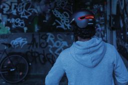 Cyklo přilba se světlem HUD-Y signal yellow, ABUS (žlutá fluo)
