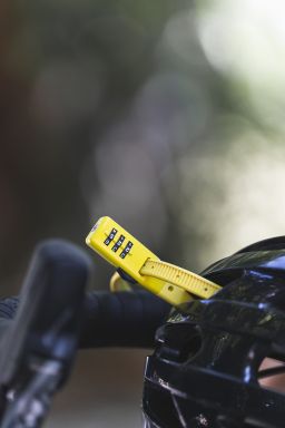 Zámok zdrhovací na prilby a príslušenstvo COMBI ZIP LOCK, OXFORD (čierny)