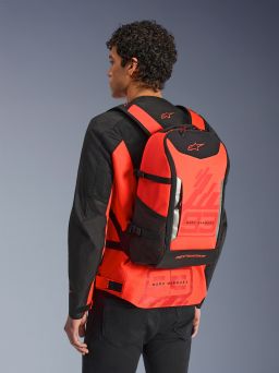 Batoh AMP-3 MM93 kolekce, ALPINESTARS (červená fluo/červená/černá, objem 17 l) 2026