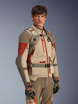 Batoh AT-15, ALPINESTARS (písková/oranžová, objem 15 až 18 l) 2026