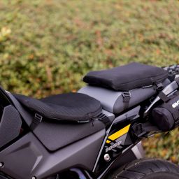 Dofukovací podložka cez sedlo spolujazdca a enduro AIR SEAT PILLION AND ENDURO, OXFORD