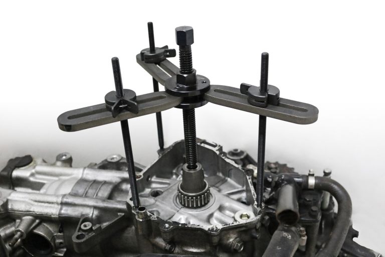 Nástroj pre oddělování kárterů motora, BIKESERVICE