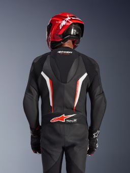 Jednodielna kombinéza GP FORCE V2, ALPINESTARS (černá/bílá/červená fluo) 2026