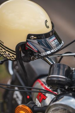 Prilba Eso Forty Nine, CASSIDA (krémová/černá) 2026