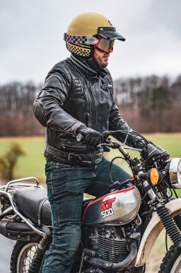 Prilba Eso Forty Nine, CASSIDA (krémová/černá) 2026