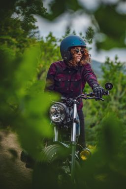 Prilba Eso Super Hooligan, CASSIDA (čierna matná/metalická modrá) 2026