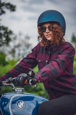 Prilba Eso Super Hooligan, CASSIDA (čierna matná/metalická modrá) 2026