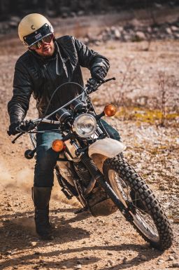 Prilba Eso Forty Nine, CASSIDA (krémová/černá) 2026