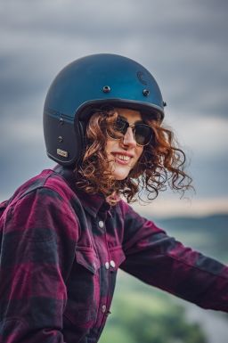 Prilba Eso Super Hooligan, CASSIDA (čierna matná/metalická modrá) 2026