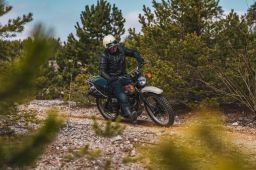 Prilba Eso Forty Nine, CASSIDA (krémová/černá) 2026