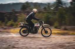 Prilba Eso Forty Nine, CASSIDA (krémová/černá) 2026