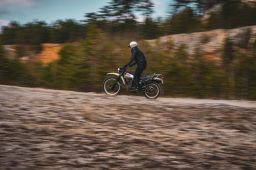 Prilba Eso Forty Nine, CASSIDA (krémová/černá) 2026