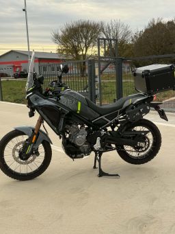 CFMOTO 450MT-R