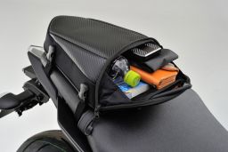 Brašna na sedadlo spolujazdca objem 4 l, HenlyBegins (karbón dekor, čierny lem)